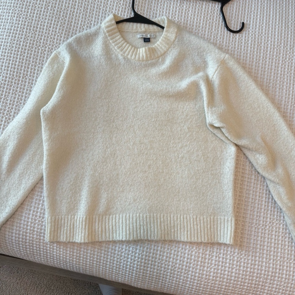 American Eagle Outfitters Cream Crew Neck Sweater. Size XS